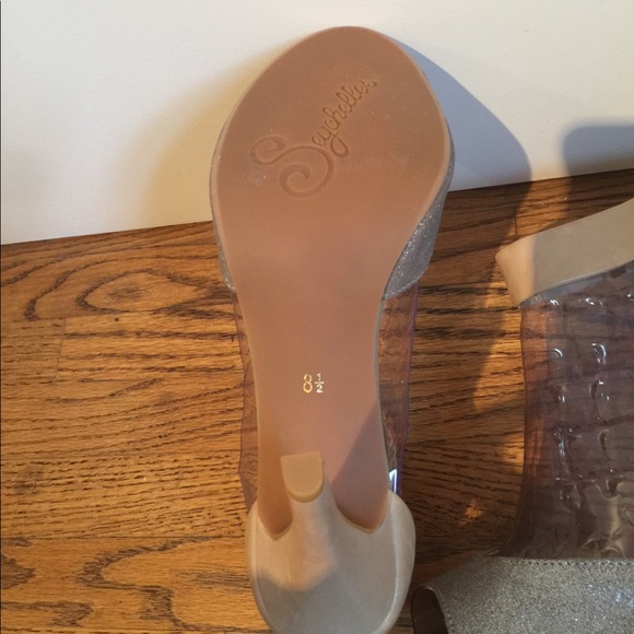 Brand New subtly glittery Sandals - Picture 4 of 4